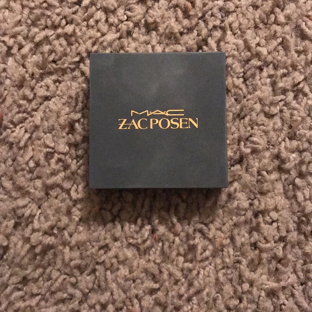 Mac translucent powder